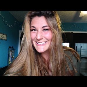 Meet your Posher, Alyssa